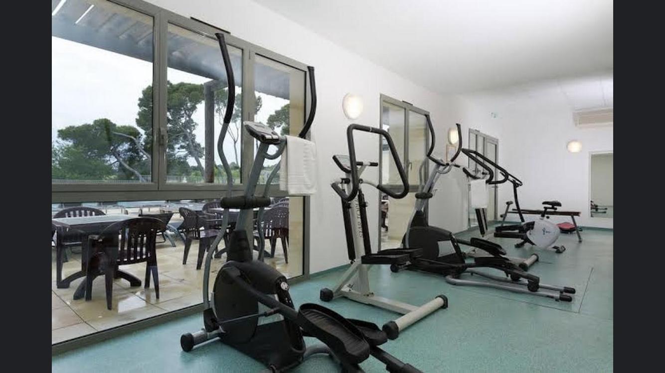 La Perle Du Golf -Magnifique Vue Clim Linge Golf Saumane 6P Piscine Tennis Room photo